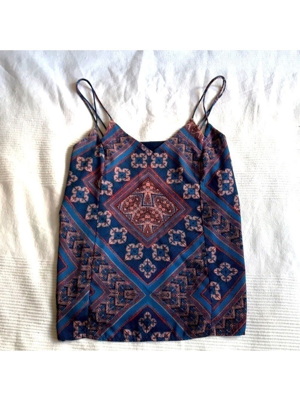 𝅺skies Are Blue Strappy Lined Tank Size M